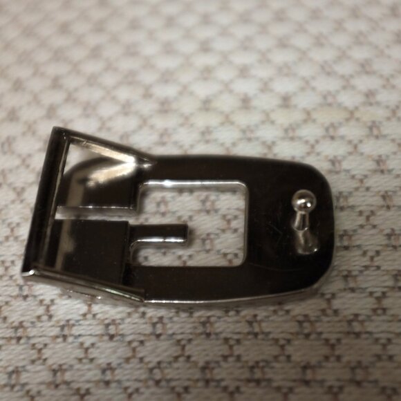 COPY - Guess Logo Belt Buckle with Rhinestone Embellishments - Picture 3 of 5